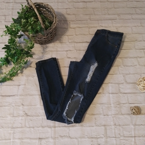 Bob Jeans | Distressed Skinny Jeans - Picture 7 of 8